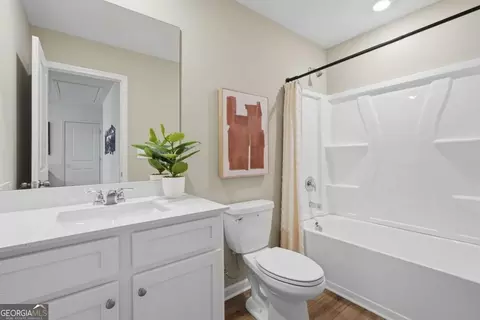 Entry Way - 150 Shenandoah Ln, Lagrange, GA 30241 photo 7 of 9