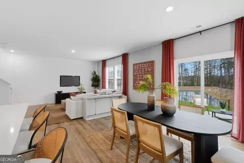 Dining - 150 Shenandoah Ln, Lagrange, GA 30241 photo 2 of 2