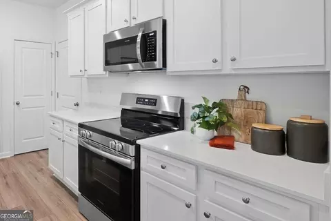 Kitchen - 150 Shenandoah Ln, Lagrange, GA 30241 photo 2 of 2