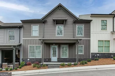 5611 Pine St, Flowery Branch, GA 30542