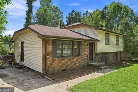 8423 Magnolia Dr, Jonesboro, GA 30238