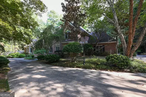 195 Oak Mnr, Fayetteville, GA 30214