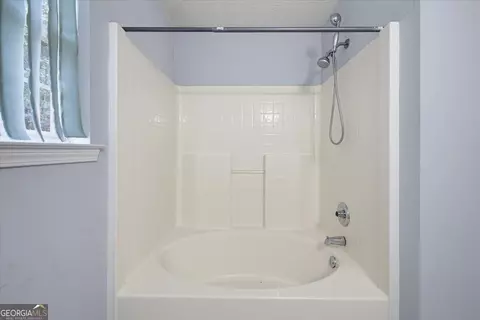 Bath - 4037 Monarch Dr, Mcdonough, GA 30253 photo 1 of 1