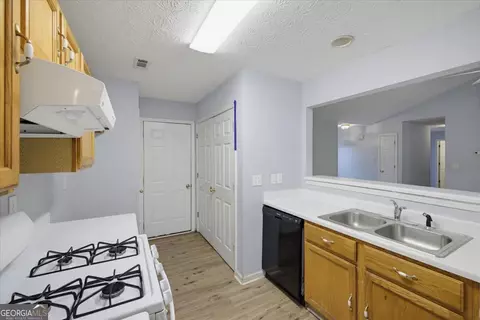 Kitchen - 4037 Monarch Dr, Mcdonough, GA 30253 photo 1 of 2