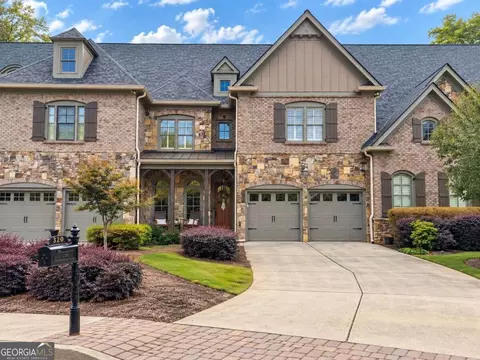320 Wisteria Cir, Roswell, GA 30076