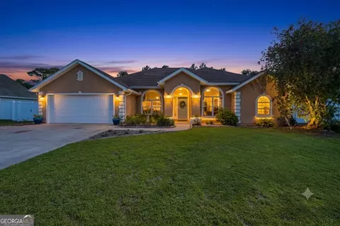 348 Deerwood Village Dr, Woodbine, GA 31569