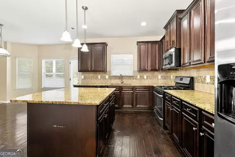 Kitchen - 7505 Bowhead Ct, Fairburn, GA 30213 photo 1 of 2
