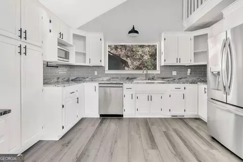 Kitchen - 357 Johns Way, Talking Rock, GA 30175 photo 3 of 4