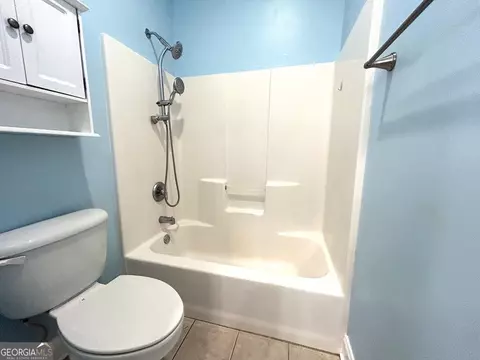 Bath - 516 Lincoln St, Lagrange, GA 30240 photo 2 of 6