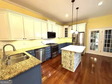 Kitchen - 516 Lincoln St, Lagrange, GA 30240 photo 5 of 5