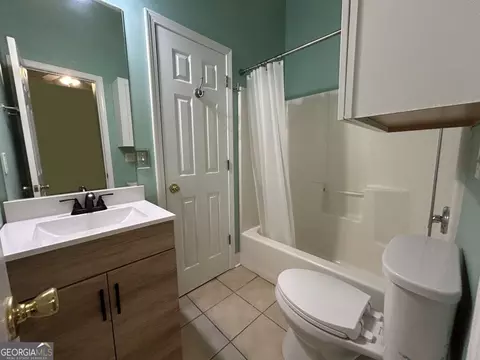 Bath - 516 Lincoln St, Lagrange, GA 30240 photo 3 of 6