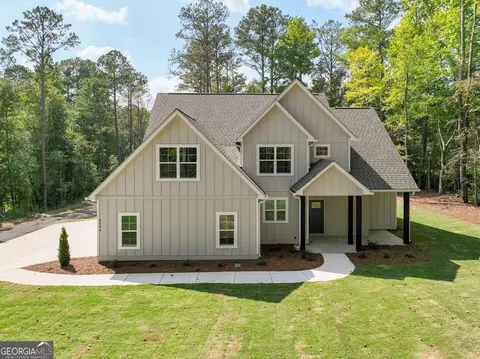 2424 Fischer Rd, Sharpsburg, GA 30277
