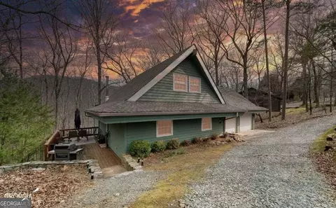 555 Laurel Ridge Dr, Ellijay, GA 30536