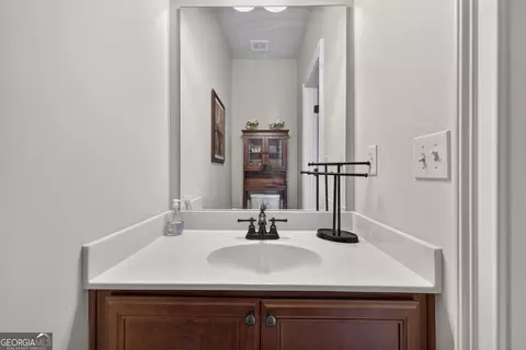 Bath - 162 Oatgrass Dr, Grayson, GA 30017 photo 2 of 6