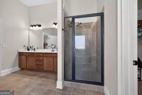 Bath - 162 Oatgrass Dr, Grayson, GA 30017 photo 3 of 6
