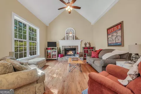 Living - 505 Crescent Dr, Forsyth, GA 31029 photo 3 of 3
