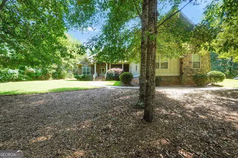 Exterior - 505 Crescent Dr, Forsyth, GA 31029 photo 2 of 13