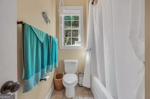Bath - 505 Crescent Dr, Forsyth, GA 31029 photo 3 of 7