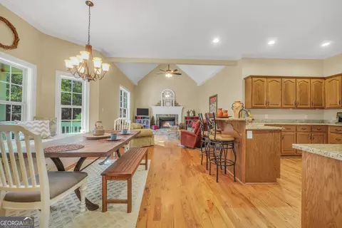 Dining - 505 Crescent Dr, Forsyth, GA 31029 photo 2 of 3
