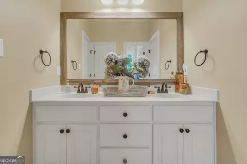 Bath - 505 Crescent Dr, Forsyth, GA 31029 photo 7 of 7