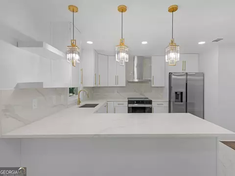 Kitchen - 984 Morrow Rd, Morrow, GA 30260 photo 2 of 4