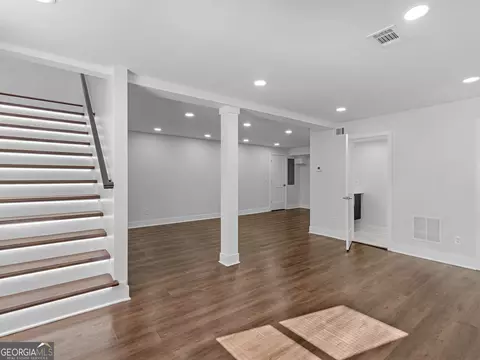 Living - 984 Morrow Rd, Morrow, GA 30260 photo 4 of 5