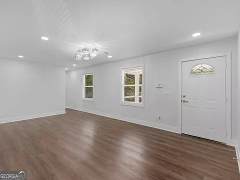 Living - 984 Morrow Rd, Morrow, GA 30260 photo 1 of 5