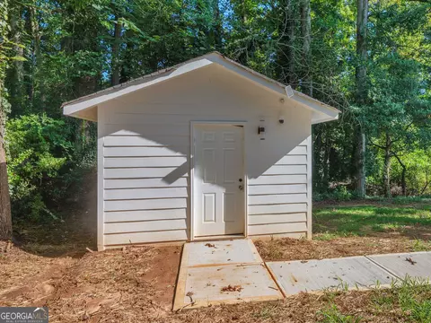 Exterior - 984 Morrow Rd, Morrow, GA 30260 photo 3 of 8