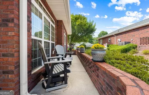 4232 Pondview Way, Oakwood, GA 30566