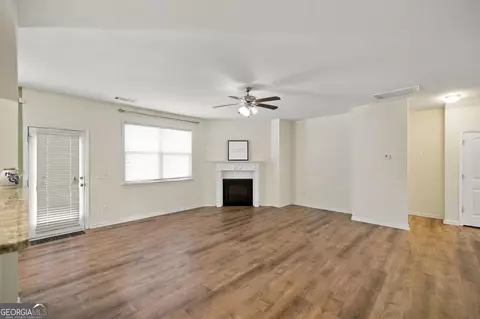 Living - 145 Back Cedar Ln, Warner Robins, GA 31093 photo 2 of 3