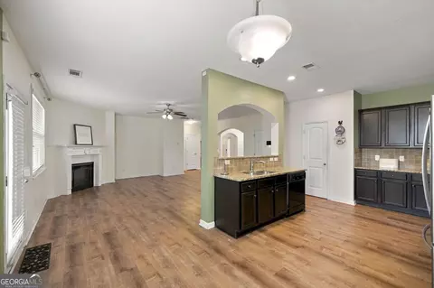Entry Way - 145 Back Cedar Ln, Warner Robins, GA 31093 photo 2 of 3