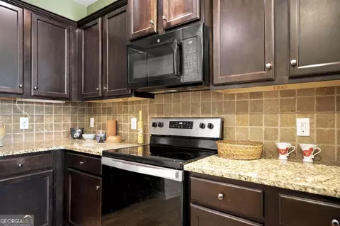 Kitchen - 145 Back Cedar Ln, Warner Robins, GA 31093 photo 2 of 3