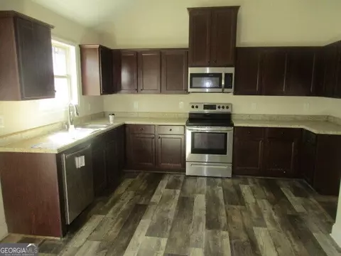 Kitchen - 123 Needleleaf Ct, Barnesville, GA 30204 photo 1 of 1