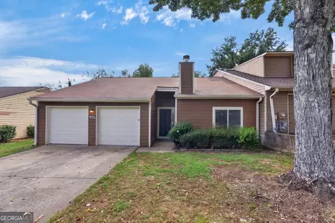 1555 Burnstone Dr, Stone Mountain, GA 30088