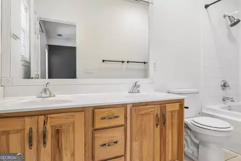 Bath - 390 Central Ave, Guyton, GA 31312 photo 1 of 2
