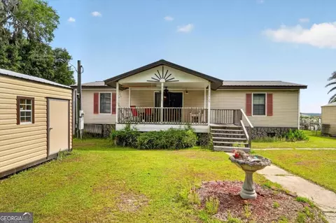 Exterior - 535 E 1st St, Midway, GA 31320 photo 2 of 11