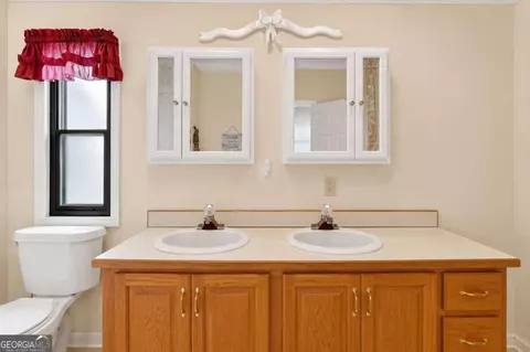 Bath - 535 E 1st St, Midway, GA 31320 photo 1 of 3