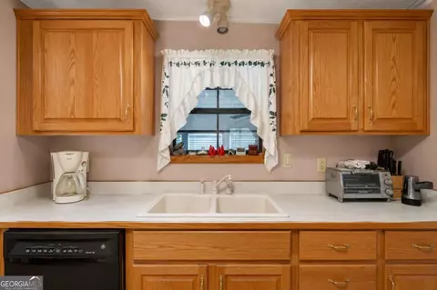 Kitchen - 535 E 1st St, Midway, GA 31320 photo 4 of 4