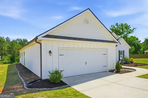 Exterior - 189 Marie Ct, Bethlehem, GA 30620 photo 4 of 8