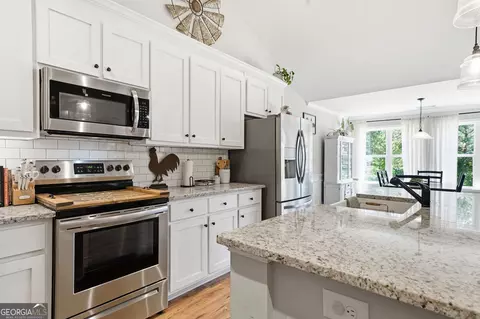 Kitchen - 189 Marie Ct, Bethlehem, GA 30620 photo 5 of 8