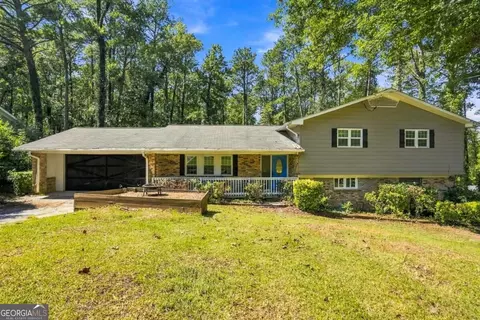 3179 Flamingo Dr, East Point, GA 30344