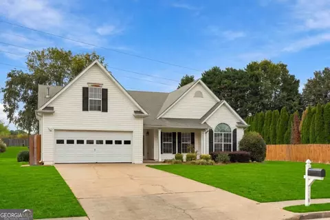 3338 Woodtree Ln, Buford, GA 30519