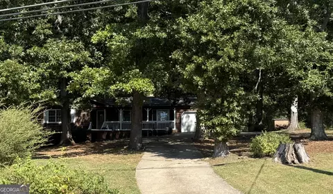 109 Genes Pl, Lagrange, GA 30240 photo 4