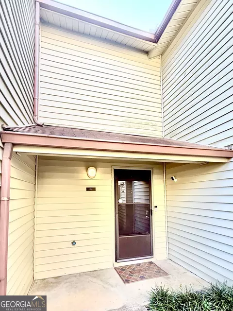 1014 Country Ct, Lawrenceville, GA 30044