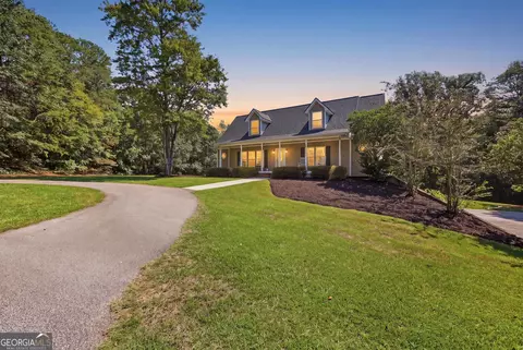 Exterior - 2952 Rock Creek Rd, Toccoa, GA 30577 photo 1 of 15