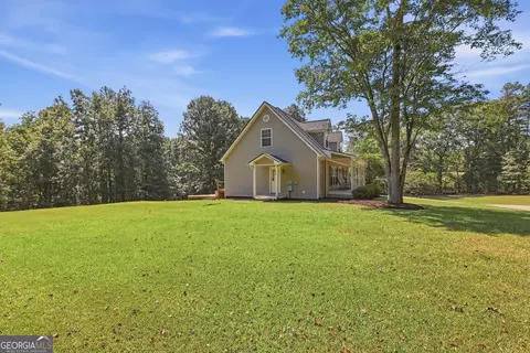 Exterior - 2952 Rock Creek Rd, Toccoa, GA 30577 photo 11 of 15