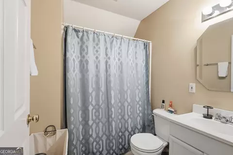 Bath - 2952 Rock Creek Rd, Toccoa, GA 30577 photo 4 of 4