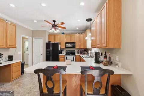 Kitchen - 2952 Rock Creek Rd, Toccoa, GA 30577 photo 2 of 4