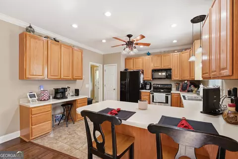 Kitchen - 2952 Rock Creek Rd, Toccoa, GA 30577 photo 3 of 4