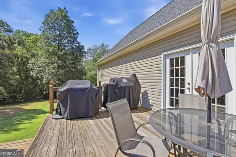 Exterior - 2952 Rock Creek Rd, Toccoa, GA 30577 photo 6 of 15